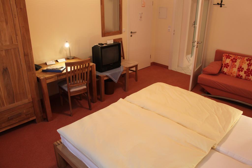 Hotel-Gasthof Die Post Brennerei Frankenhoehe Schillingsfürst Værelse billede