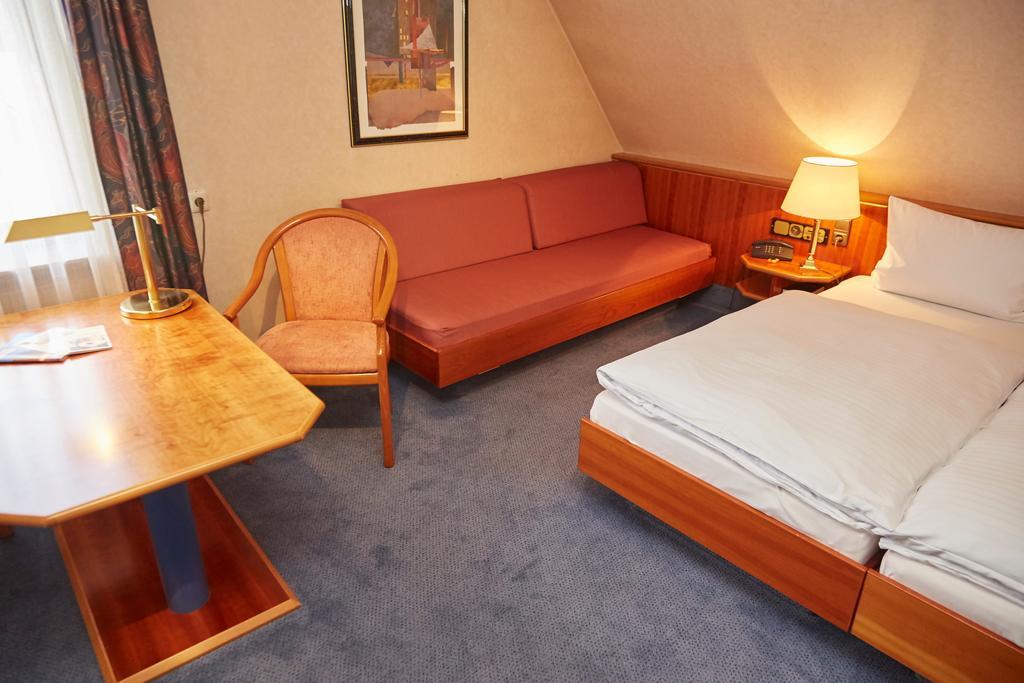 Hotel-Gasthof Die Post Brennerei Frankenhoehe Schillingsfürst Eksteriør billede