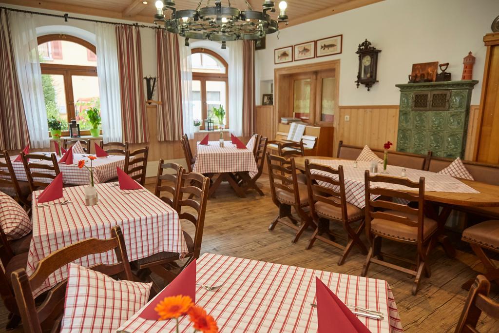 Hotel-Gasthof Die Post Brennerei Frankenhoehe Schillingsfürst Eksteriør billede